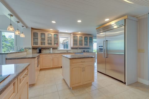 Kitchen | 1st Floor | Keurig Coffee Maker