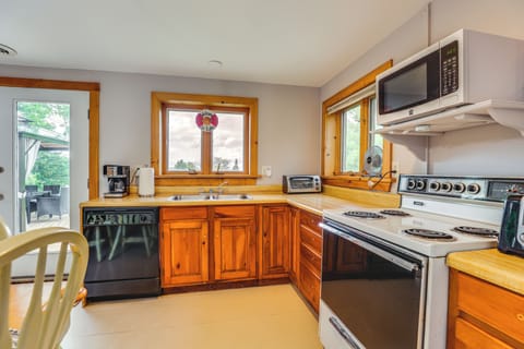 Kitchen | 1st Floor | Drip Coffee Maker | Spices | Oven Unavailable