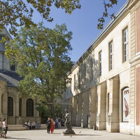 Musee des Arts et Metiers
300 m