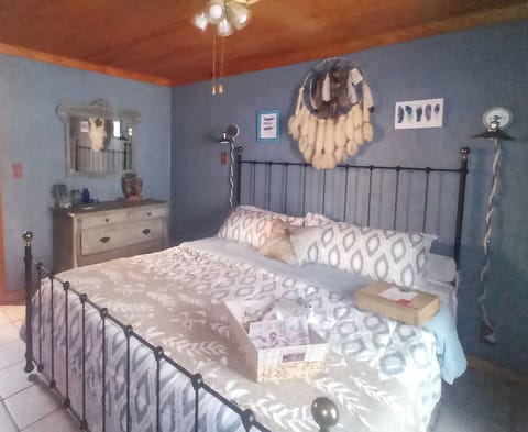 room, indoor, bed, private space