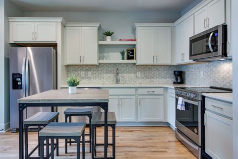 Savor the convenience of home cooking or treat yourself to the city's finest flavors, all just moments away.