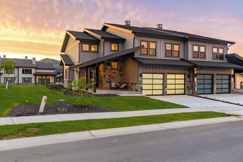 Your luxurious mountain retreat just outside Park City!