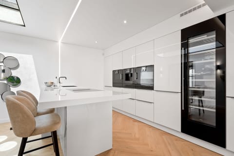 eacc5fcd6f461480-96541-0b7cc6b1c294878e1740565059