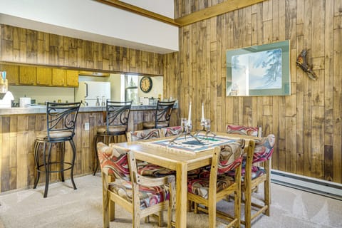 Dining Area | Dining Table | Dishware/Flatware