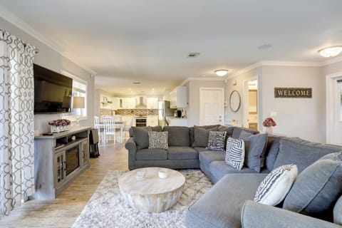 Living Room | Smart TV | Electric Fireplace | Central Air Conditioning