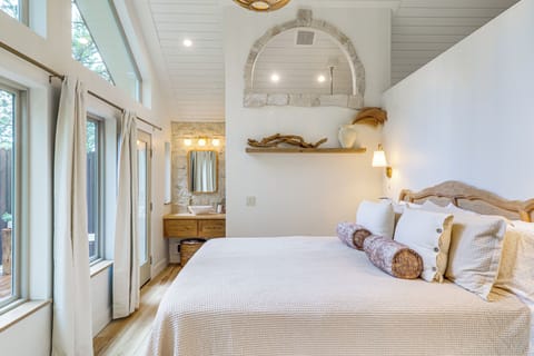 Polson Vacation Rental | Studio | 1BA | Stairs Required | 432 Sq Ft