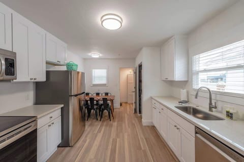 #StayInMyDistrict #CoosCottageCollection #CoosBay #BookDirect