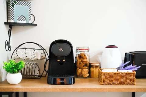 Start your mornings with a variety of coffee and tea options at our well-stocked beverage station. Enjoy a refreshing drink any time of day. Book now and enjoy a complimentary welcome basket!