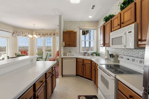 BP102: Skippers Landing | Mid Level Kitchen