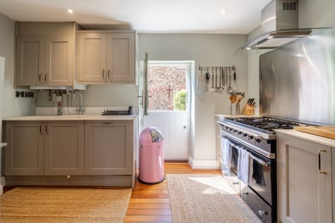 Ground floor: Kitchen