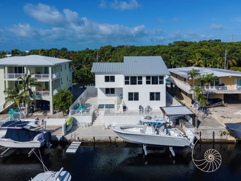 Welcome to Coco Plum Cove