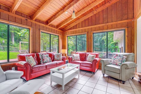 Alpharetta Vacation Rental | 3BR | 2BA | 1,600 Sq Ft | Step-Free Entry