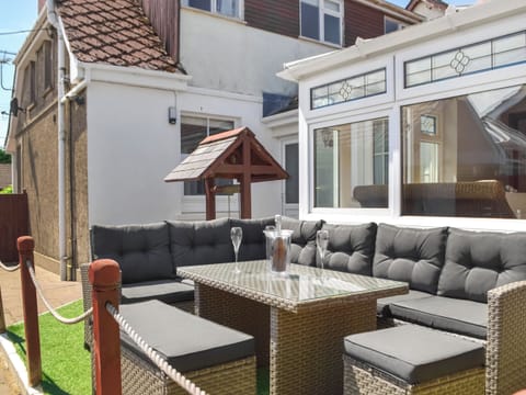 Sitting-out-area | Ferwig, New Quay