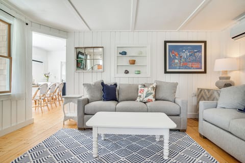 Pocasset Vacation Rental | 2BR | 2BA | 1,032 Sq Ft | 4 Steps Required