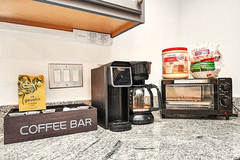 Kitchen/Coffee Counter