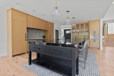 The perfect blend of modern and rustic vibes.