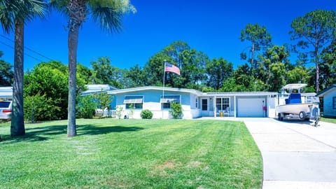 Privately Managed Vacation Rental
Entire Home/Private Pool/Free Parking 