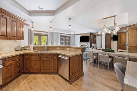 AspenMtnResidences-33B3-4198