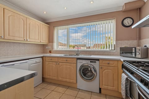 Lovely Bungalow, Near Beach and Village