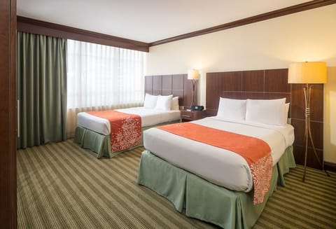 Unit with 2 Queen size beds. Exact unit will be assigned upon arrival. Views, colors and decor may vary.