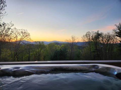 Long range Blue Ridge mountain views from second floor 6 person hot tub!!