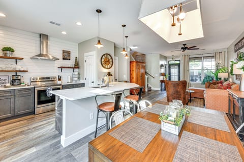 Bluffton Vacation Rental | 2BR | 2.5BA | 1,438 Sq Ft | Small Step for Entry