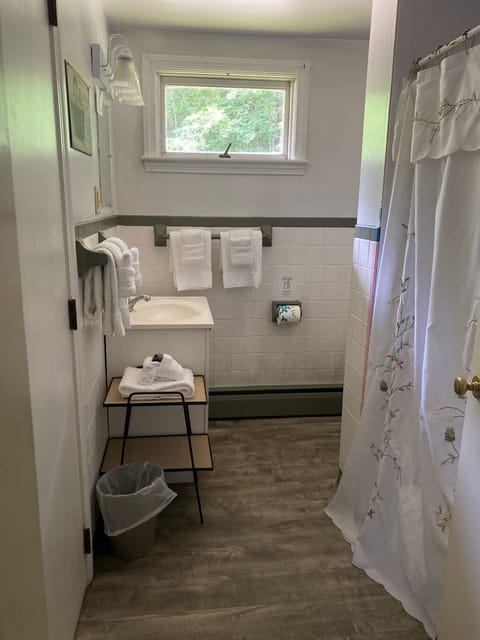 Suite20620Bathroom