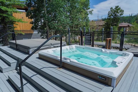 Unwind in bubbling jets with fresh mountain air.