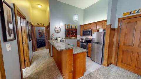 Indoors, Floor, Flooring, Hardwood, Appliance