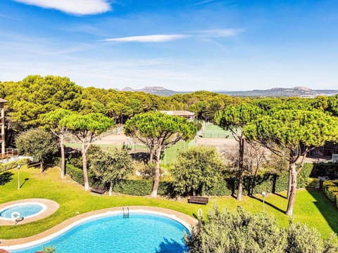 Leisure, Lawn, Garden, Resort, Park, Swimming Pool, Landscaping, Hotel, Landscape Lighting