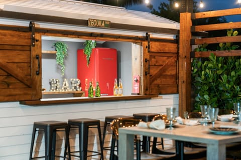 [Outdoor bar] Fridge & bar seating