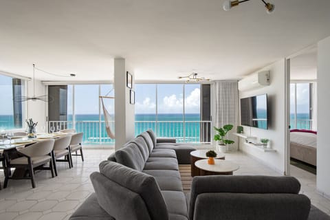 Spacious living area with comfortable sofa (sleeps 2)