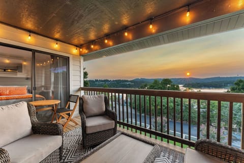 Private deck with stunning sunset views over Table Rock Lake