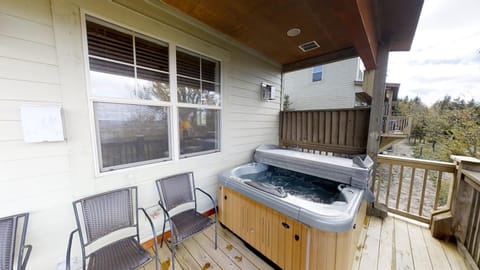 Hot Tub, Tub, House, Porch, Balcony