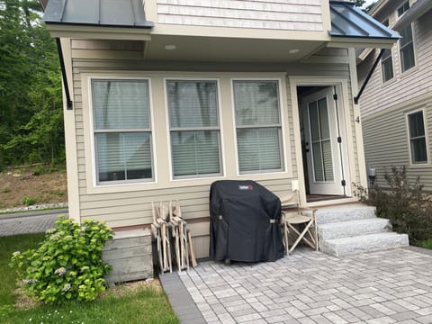 Private grill + patio.