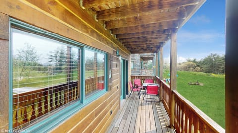 Patio area - table with 4 chairs