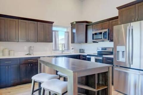 e5f2f1b3-329c-4e7c-b2d5-437c32ebb681