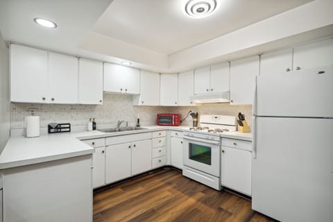 Cook with ease in a fully equipped, modern kitchen.