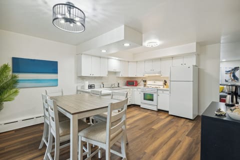 Cook with ease in a fully equipped, modern kitchen.