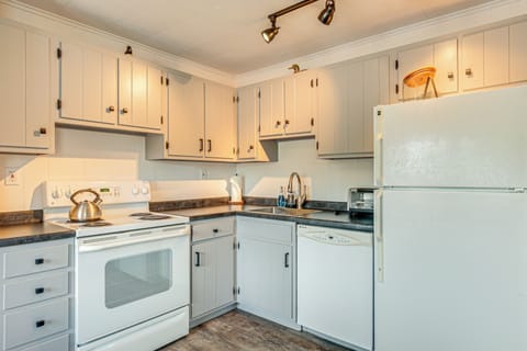 Kitchen | Nespresso Coffee Maker | Toaster Oven | Dishware & Flatware