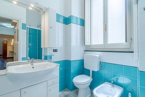 Nice 114 sqm apartment, perfect for 6 people, located on the third floor of a period building from the 1400s with lift (two steps to access it). The accommodation is located in the heart of the historic center: 450 meters from the San Lorenzo cathedral;  Apartment in Genoa