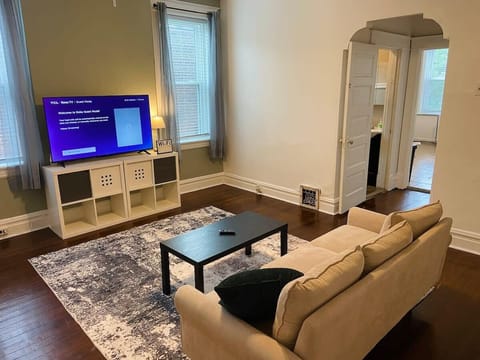 Tower Grove South 1BR · private fenced backyard for pets