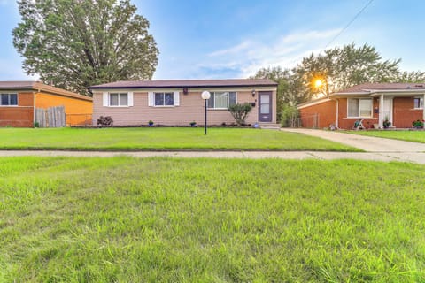 Exterior | Driveway (2 Vehicles) | Street Parking