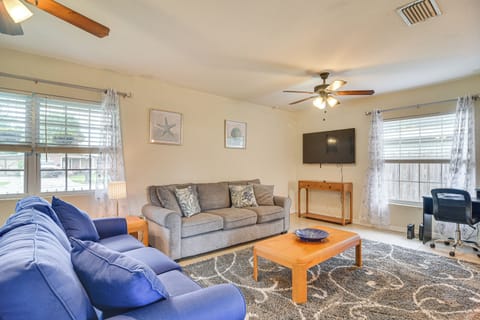 Seminole Vacation Rental | 3BR | 1BA | 1,190 Sq Ft | 1 Step to Enter