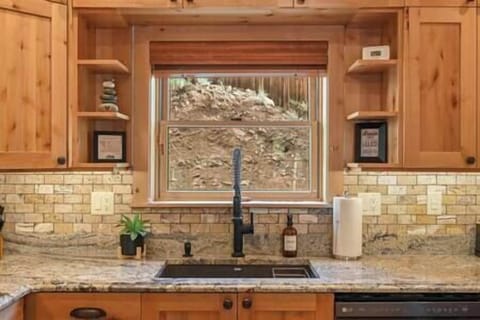 220f0d8f 9d68 49e6 aa6c 9dc6e9b0fe3c