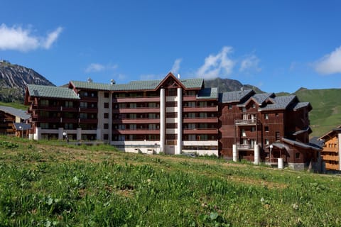 You will love to enjoy a relaxing vacation at this prime destination!