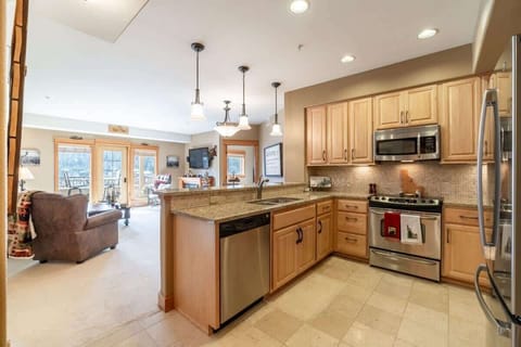 Enjoy a modern kitchen with stainless steel appliances, quartz countertops, and all the essentials you need to prepare a delicious meal. Whether you’re making a quick breakfast before hitting the Centennial Trail or a gourmet dinner, this space has y