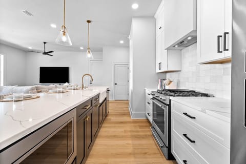 Open Kitchen Makes it Easy to Gather