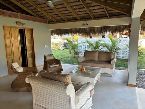 Living Room .>Open Kitchen Equiped.>WiFi.>SeaView.>FrontBeach 
