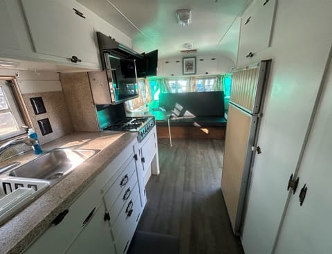 Love the clean look of kitchen with white cabinets!